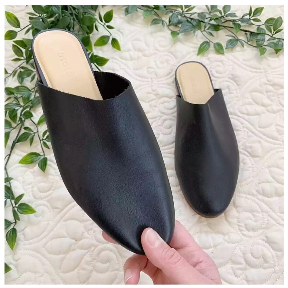 Nisolo Lima Size 7.5 - black leather slides/mules